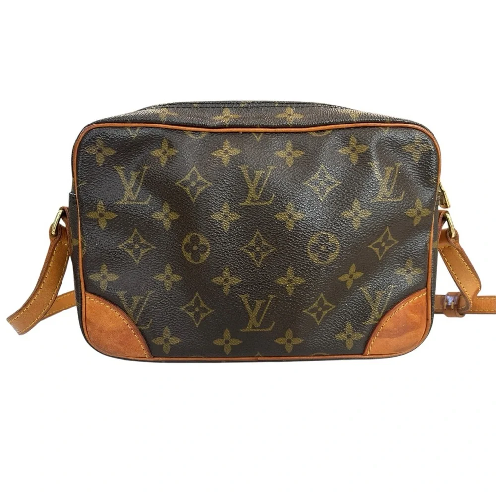 Louis Vuitton Monogram Trocadéro 23 Crossbody Bag - Picture 12 of 14